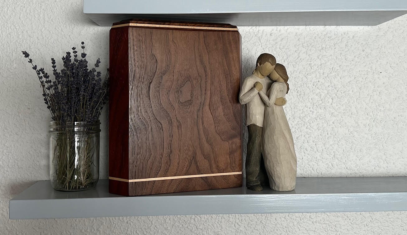 Walnut~Padauk polygon